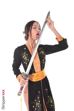 Lia Lin - Show Me Your Sword - 2