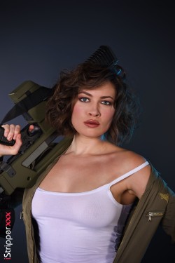 Lucy Dumus - The Kinky Passenger - 2